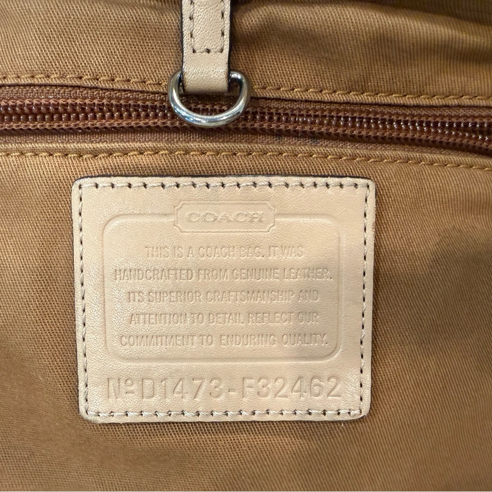Coach EUC Brown Leather Tote w/Contrasting Tan Handles - Picture 7 of 7
